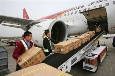 机场当天航空快件寄送与货物打包全攻略